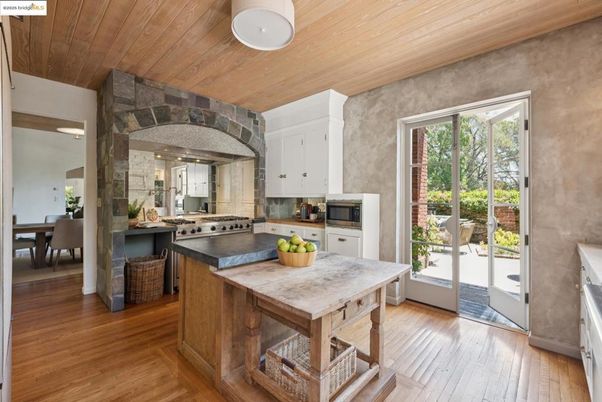 Dining room, Interior, Kitchen, Stainless Steel Appliances, Stone Walls, Wooden Ceilings, Wood Texture Flooring