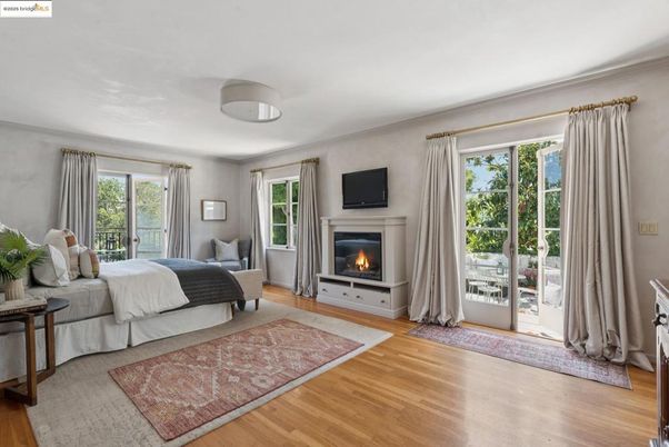 Bedroom, Fireplace, Interior, Wood Texture Flooring