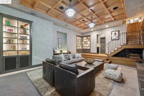 Interior, Living room, Pendant Lights, Recessed Lighting, Wooden Ceilings
