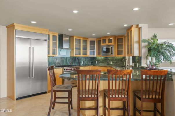Dining room, Interior, Kitchen, Recessed Lighting, Stainless Steel Appliances