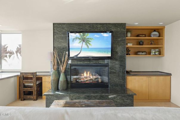 Fireplace, Interior, Recessed Lighting