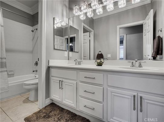 Bathroom, Dual Sink Vanities, Interior