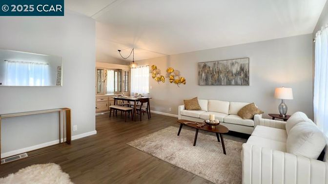 Chandelier, Dining room, Interior, Living room, Pendant Lights, Wood Texture Flooring