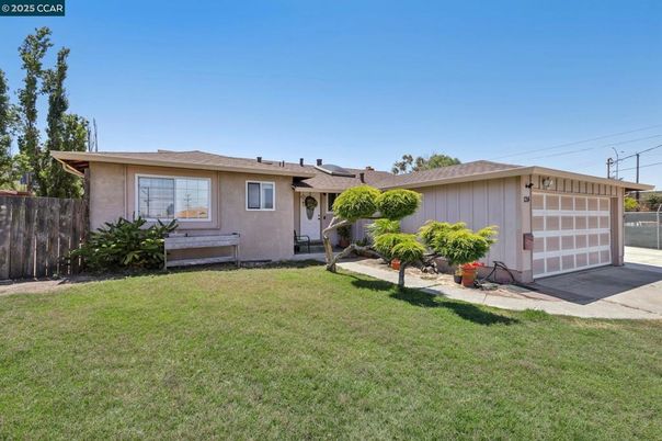 Backyard, Detached Garage, Exterior