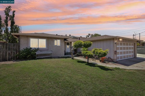 Backyard, Detached Garage, Exterior