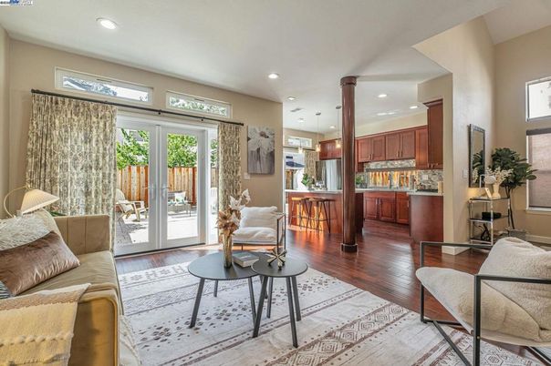 Interior, Kitchen, Living room, Pendant Lights, Recessed Lighting, Wood Texture Flooring
