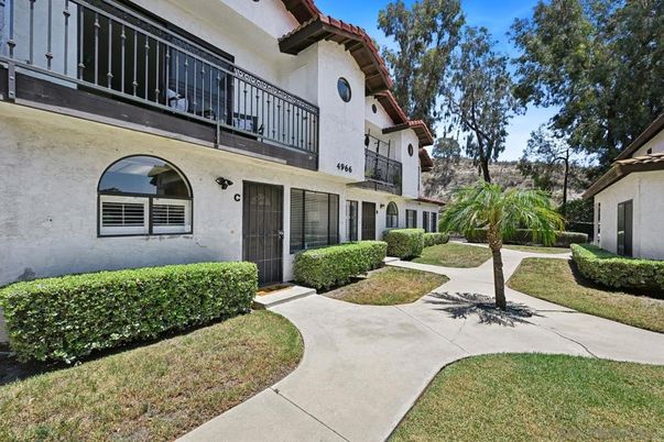 Attached, Exterior, Facade, Mediterranean