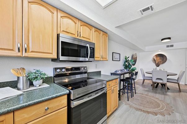 Dining room, Interior, Kitchen, Stainless Steel Appliances, Wood Texture Flooring
