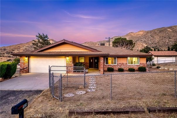 Attached, Exterior, Facade, Brick Facade, Ranch