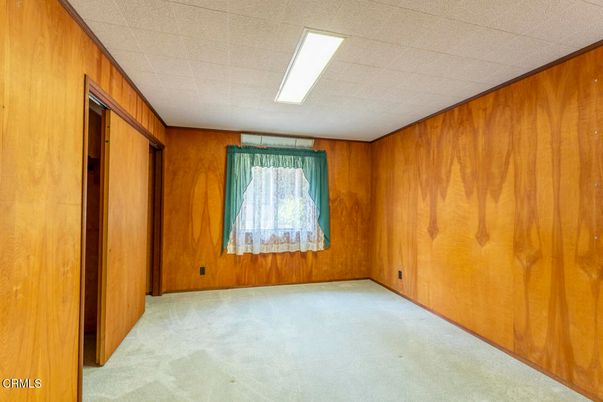 Empty room, Interior, Recessed Lighting, Wooden Walls