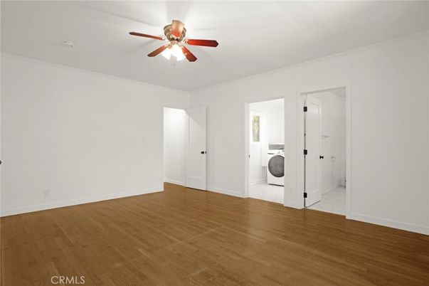 Empty room, Interior, Washer, Wood Texture Flooring