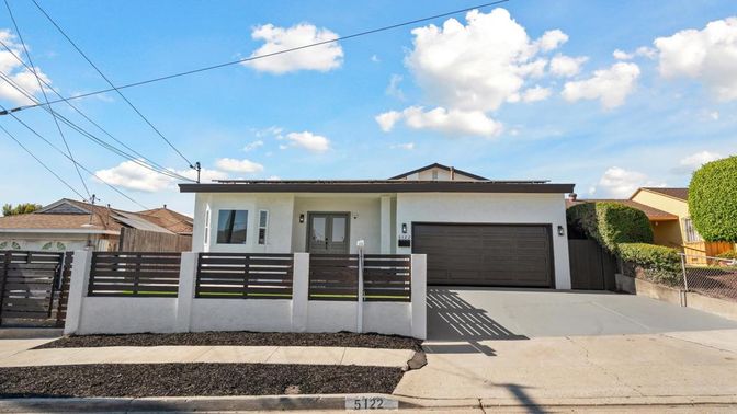Attached, Exterior, Facade, Modern