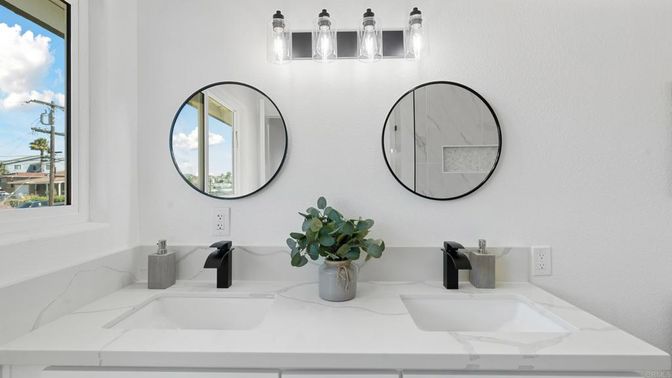 Bathroom, Dual Sink Vanities, Interior