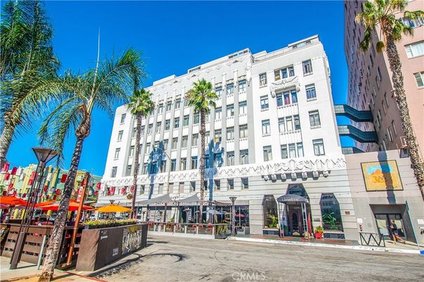 Exterior, Facade, Condo Building