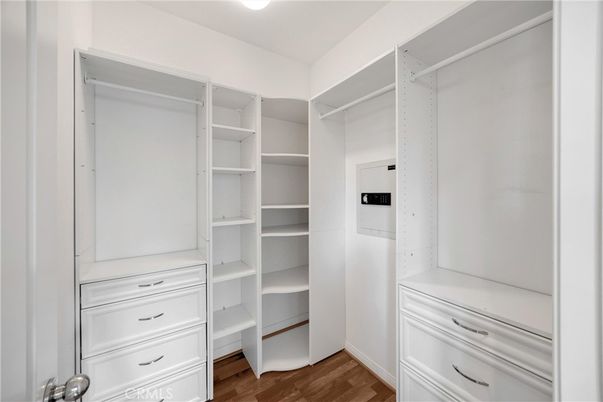 Interior, Walk-in Closets, Wood Texture Flooring