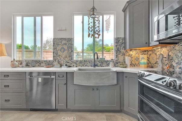 Interior, Kitchen, Pendant Lights, Stainless Steel Appliances