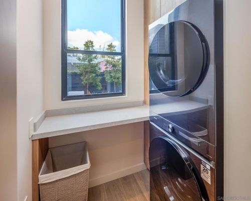 Interior, Utility Closets, Washer, Wood Texture Flooring