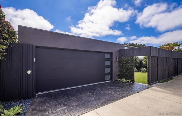 Detached Garage, Exterior