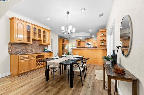 Chandelier, Dining room, Interior, Kitchen, Recessed Lighting, Wood Texture Flooring