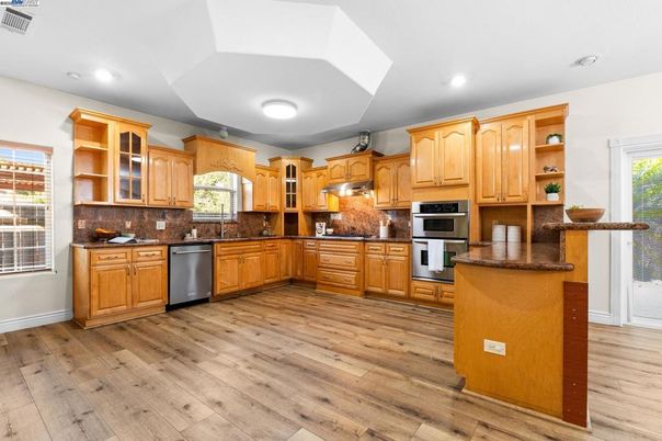 Interior, Kitchen, Recessed Lighting, Wood Texture Flooring