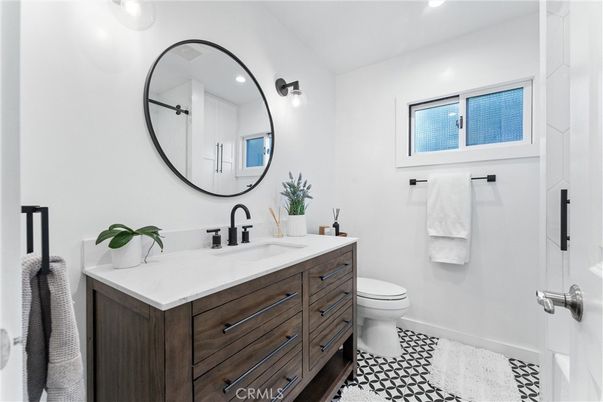 Bathroom, Interior, Recessed Lighting