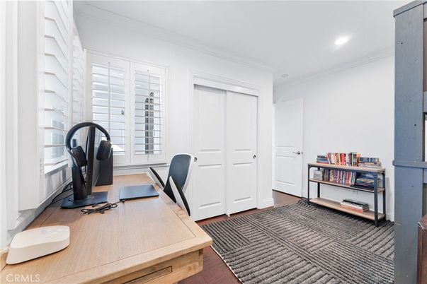 Home Office, Interior, Recessed Lighting, Wood Texture Flooring