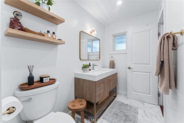 Bathroom, Interior, Marble, Recessed Lighting
