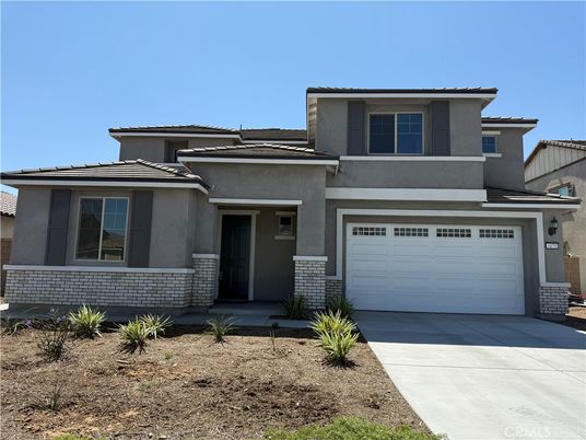 Attached, Exterior, Facade, Mediterranean