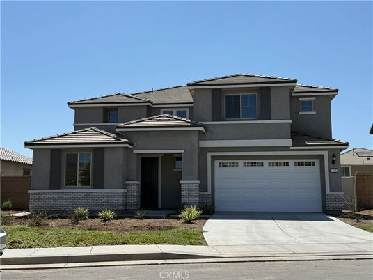 Attached, Exterior, Facade, Mediterranean