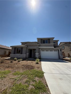Attached, Exterior, Facade, Mediterranean