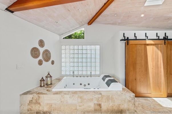 Bathroom, Interior, Recessed Lighting, Wooden Beams, Wooden Ceilings