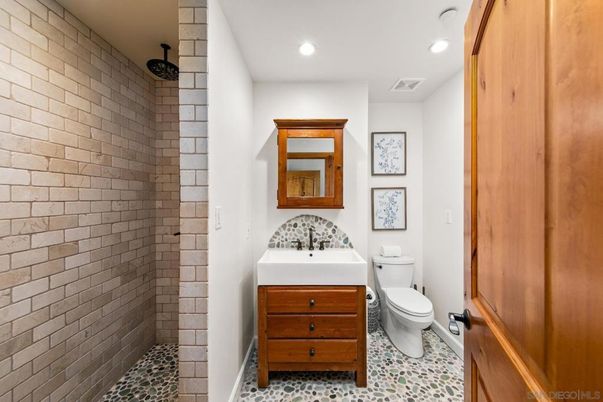 Bathroom, Interior, Recessed Lighting