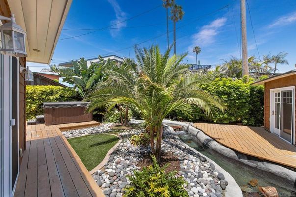 Exterior, Hot Tub