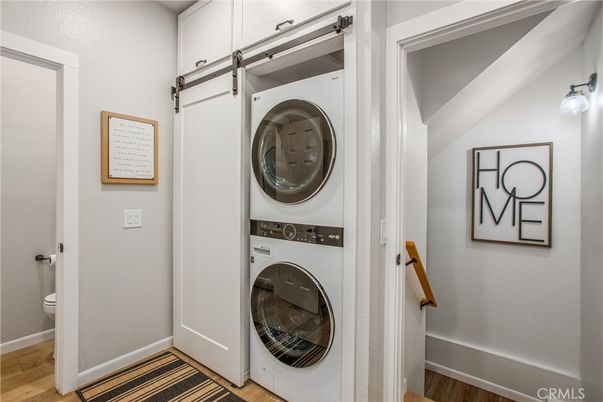 Interior, Utility Closets, Washer, Wood Texture Flooring
