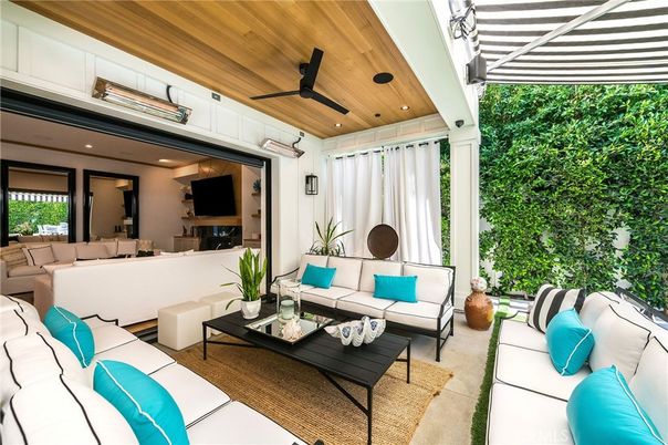 Exterior, Living room, Recessed Lighting