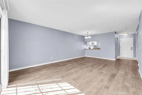Chandelier, Empty room, Interior, Wood Texture Flooring