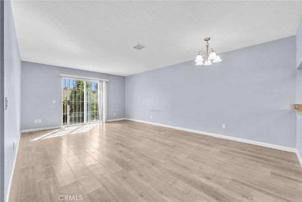 Chandelier, Empty room, Interior, Wood Texture Flooring