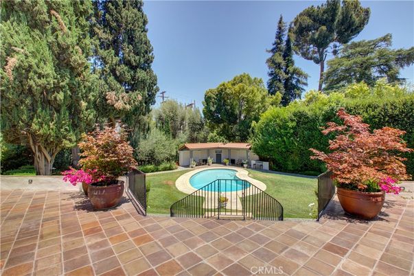Backyard, Exterior, Pool
