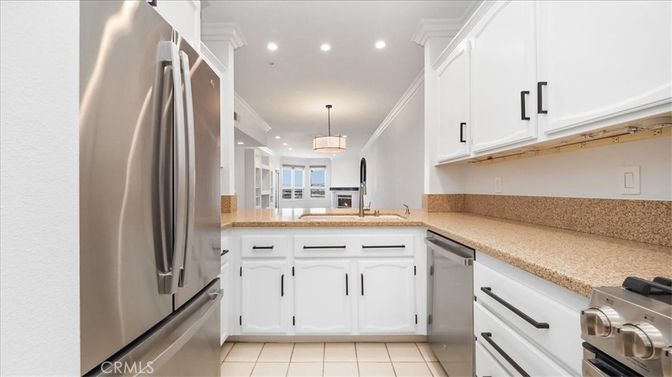 Interior, Kitchen, Pendant Lights, Recessed Lighting, Stainless Steel Appliances