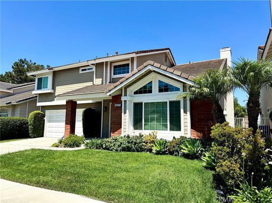 Attached, Exterior, Facade, Brick Facade, American Craftsman