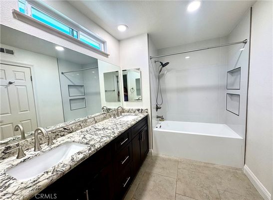 Bathroom, Dual Sink Vanities, Interior, Recessed Lighting