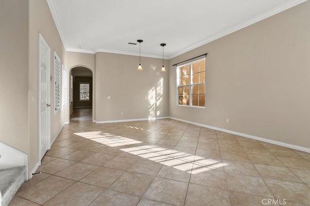 Empty room, Interior, Pendant Lights