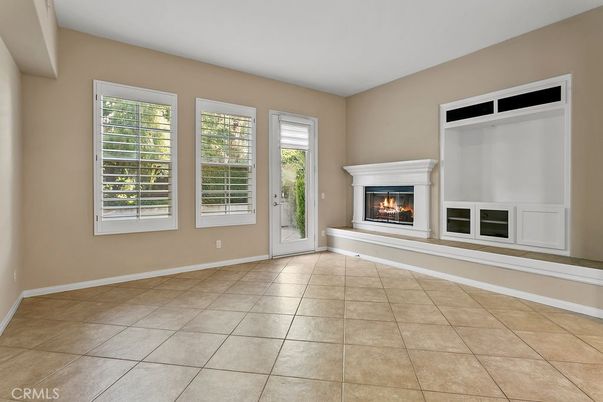 Empty room, Fireplace, Interior