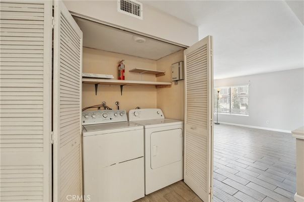 Interior, Utility Closets, Washer, Wood Texture Flooring