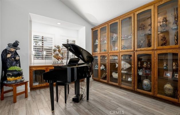 Interior, Piano, Recessed Lighting, Wood Texture Flooring
