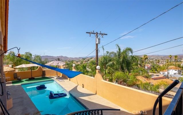 Exterior, Pool, Other