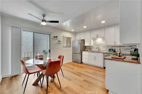 Dining room, Interior, Kitchen, Recessed Lighting, Wood Texture Flooring