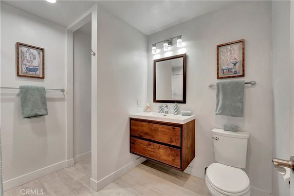 Bathroom, Interior, Recessed Lighting, Wood Texture Flooring