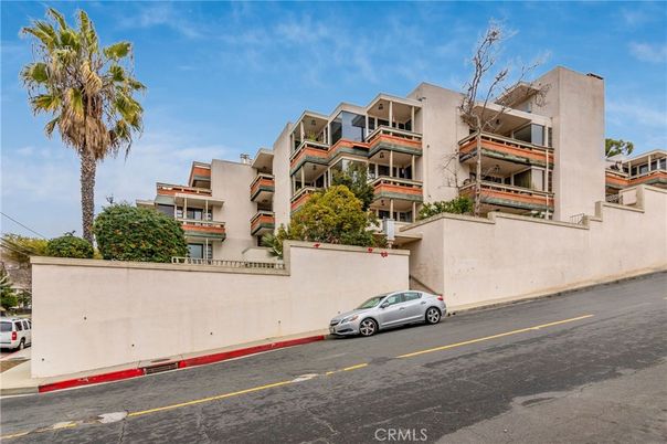 Exterior, Facade, Condo Building