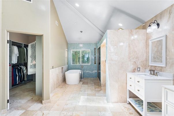 Bathroom, Dual Sink Vanities, Free Standing Baths, Interior, Recessed Lighting